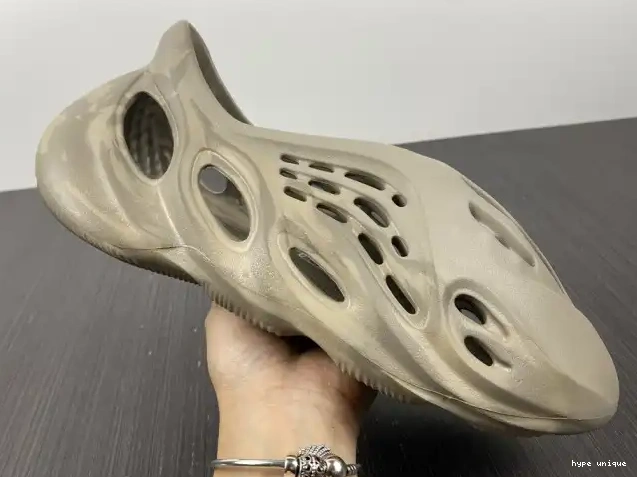hype Yeezy GX4472 Stone Sage Adidas Foam RNNR 0512